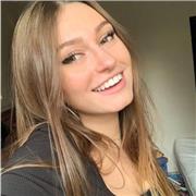 Donne des cours de SVT et de biologie